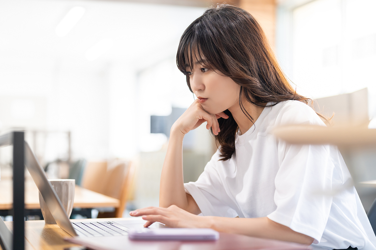 デメリット：多用による見にくさとページ表示速度への影響