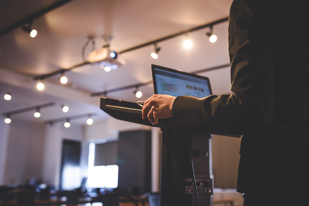 講師紹介や内容説明のポイント