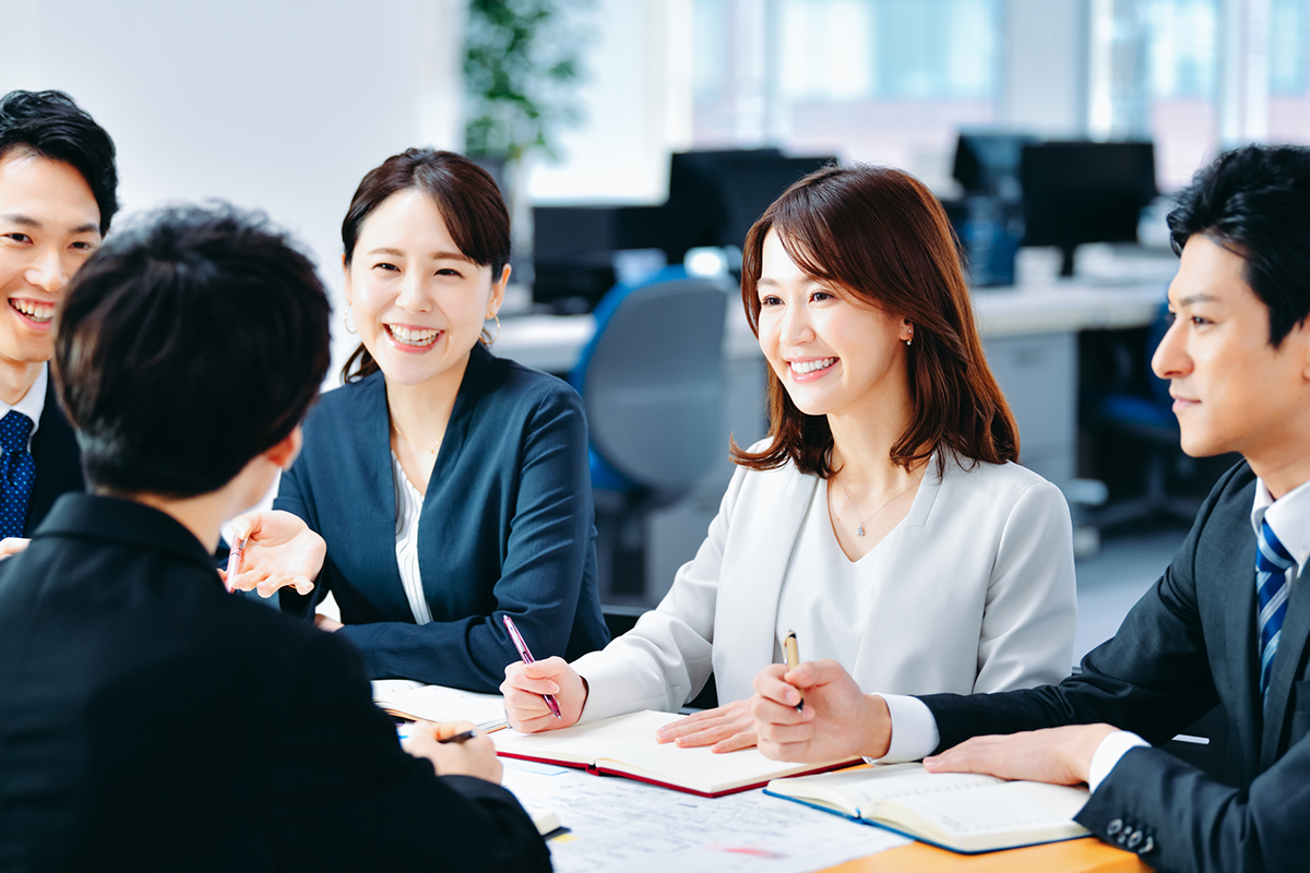 制作会社に依頼する場合